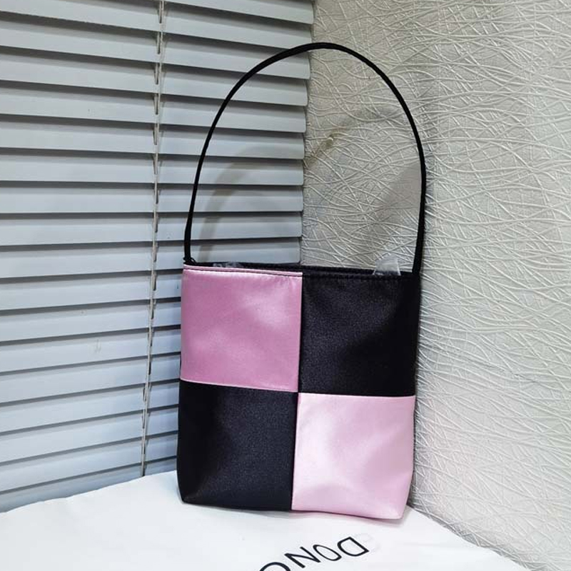 Zijden vierkante handtas Dames - Interior Design High End recensie en prijs
